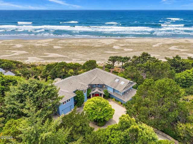 7088 Nw Pacific Coast Highway, Seal Rock