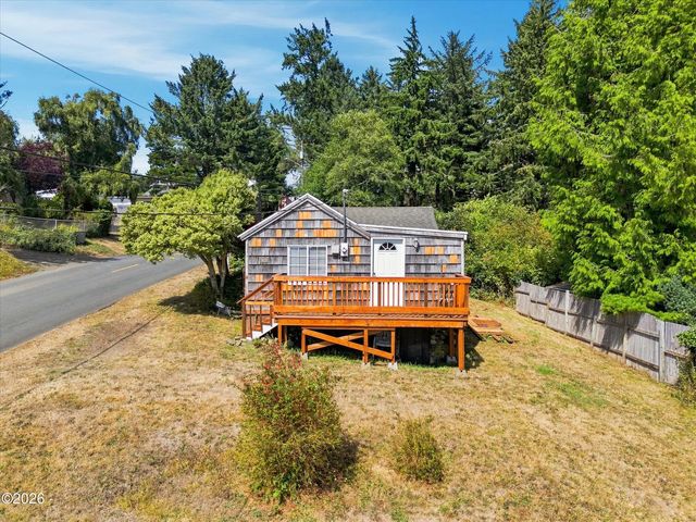 1418 Ne Oar Avenue, Lincoln City
