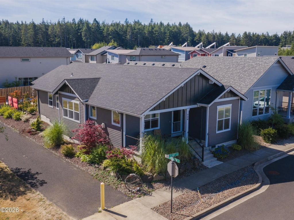 724 SE 44th Street, Newport, Oregon