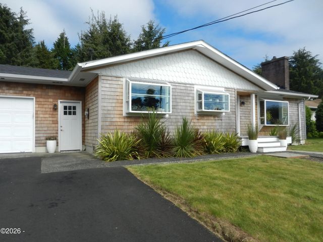 1844 Ne Crestview Place, Newport