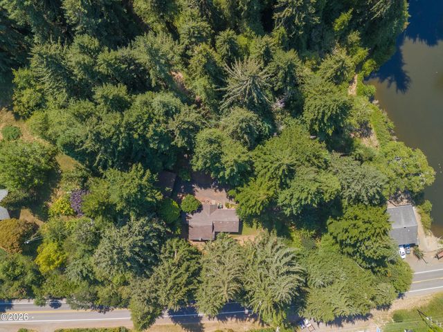 82 E Rainbow Road, Waldport