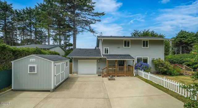 8242 Sw Abalone Street, Newport