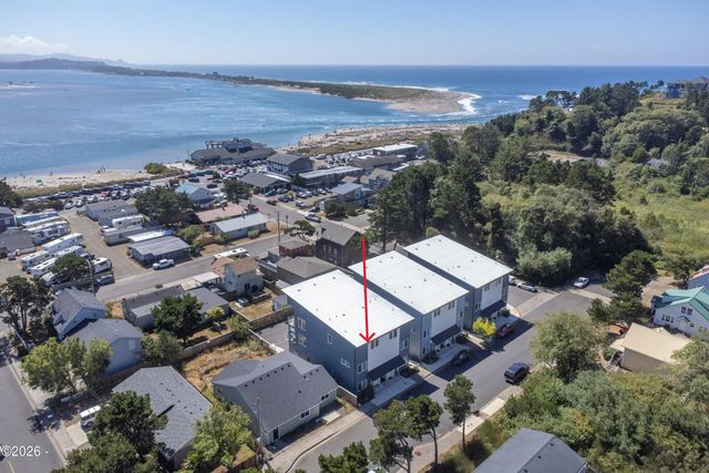 920 Sw 48th St Street 4, Lincoln City