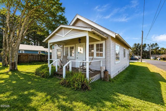 1514 Ne 11th St Street, Lincoln City