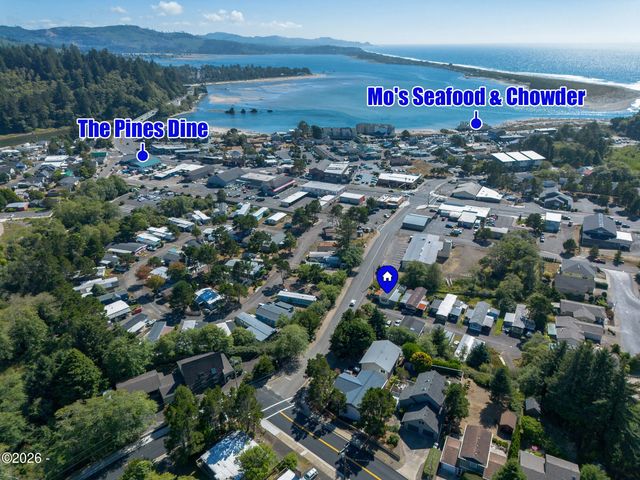 1210 Se 48th Place 1, Lincoln City