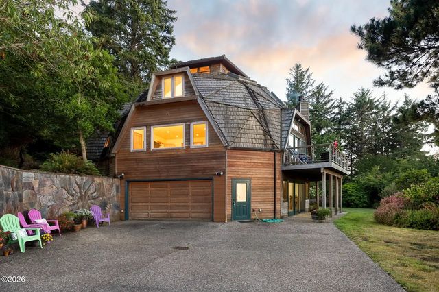 46615 U.s. 101, Neskowin