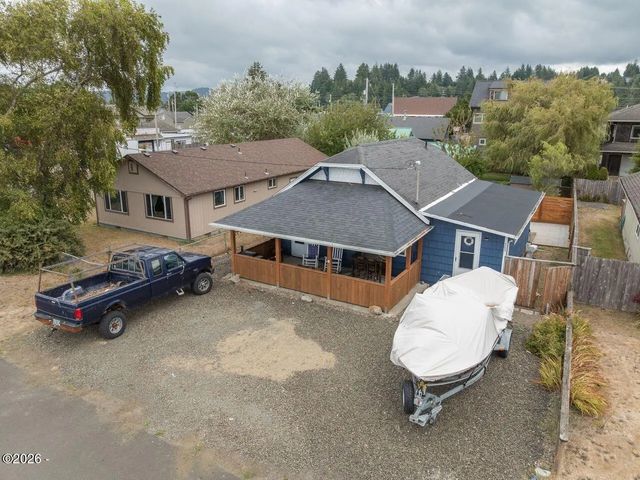 365 Nw Cedar Street, Waldport
