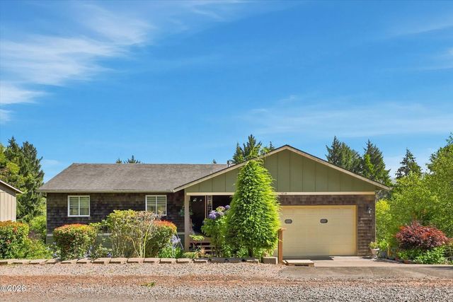 1710 Se Port Drive, Lincoln City