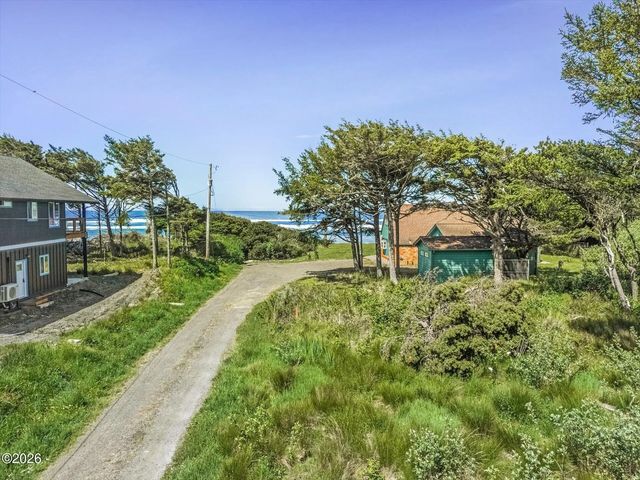 121 Nw Texas Street, Yachats
