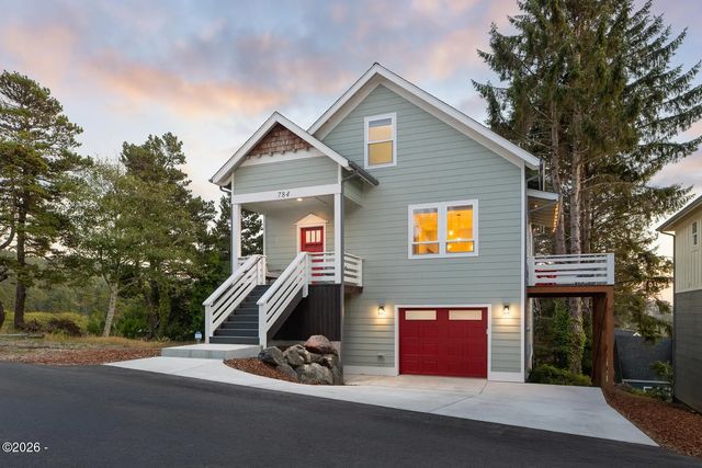 784 Sw 28th Court, Lincoln City