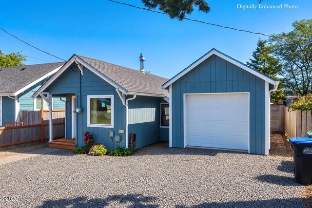 945 Ne Commercial Street, Waldport