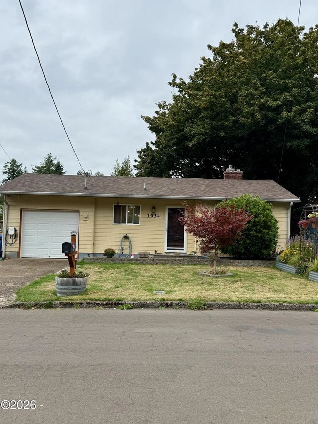 1934 Se Kauri Street, Toledo