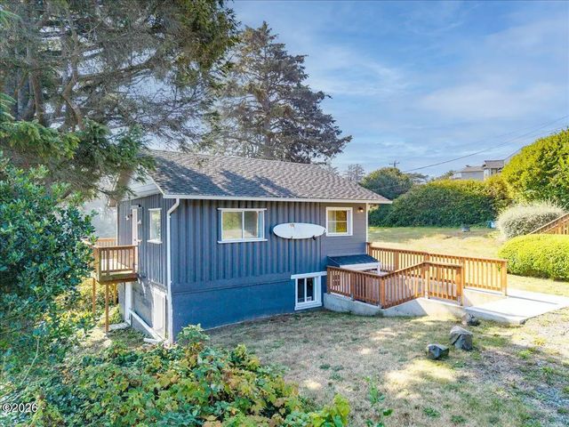 449 Sw 10th Street, Newport
