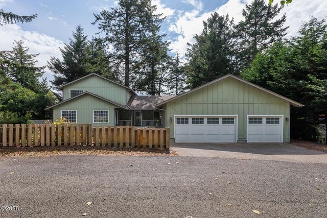 216 Ne 56th Street, Newport
