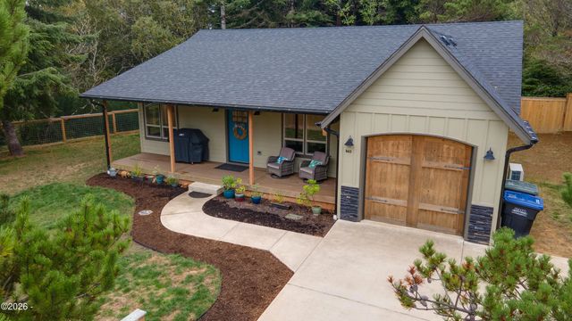 865 Se Bird Avenue, Waldport