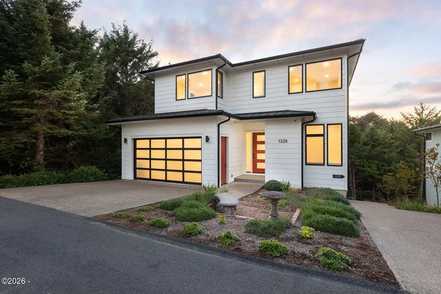 1329 Sw Fleet Avenue, Lincoln City