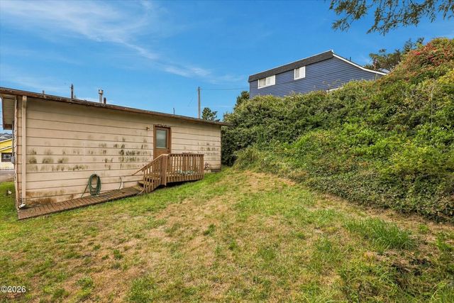 1245 Nw 16th Street, Lincoln City