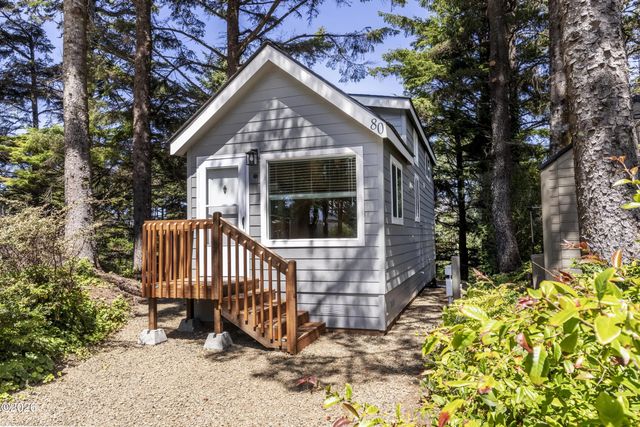 4875 N Hwy 101 80, Depoe Bay