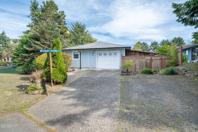 40 Spruce Court, Depoe Bay