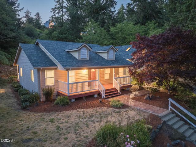 1565 Se Running Springs Court, Newport