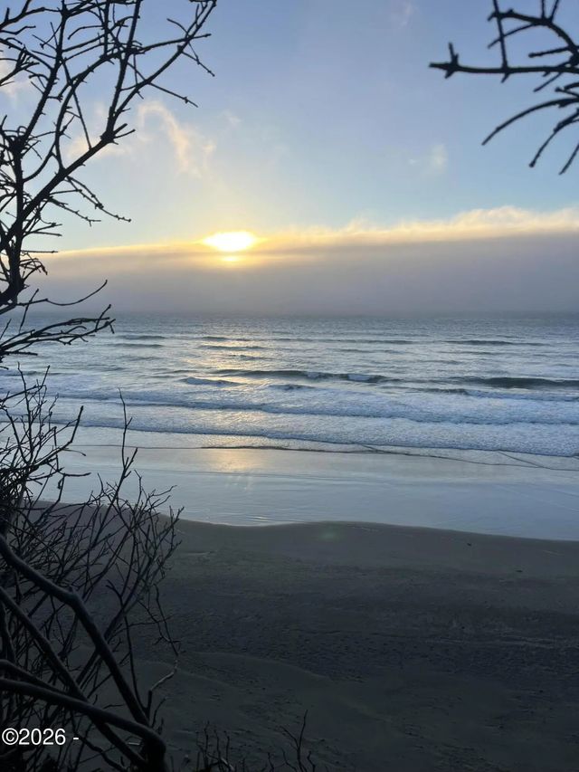 95514 Hwy 101, Yachats