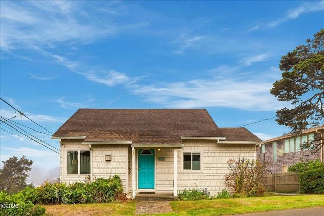 704 Sw Fleet Avenue, Lincoln City