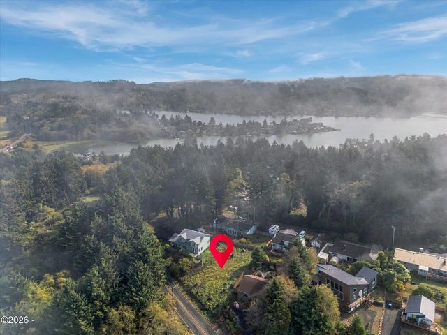 2432 Ne 36th  Drive, Lincoln City
