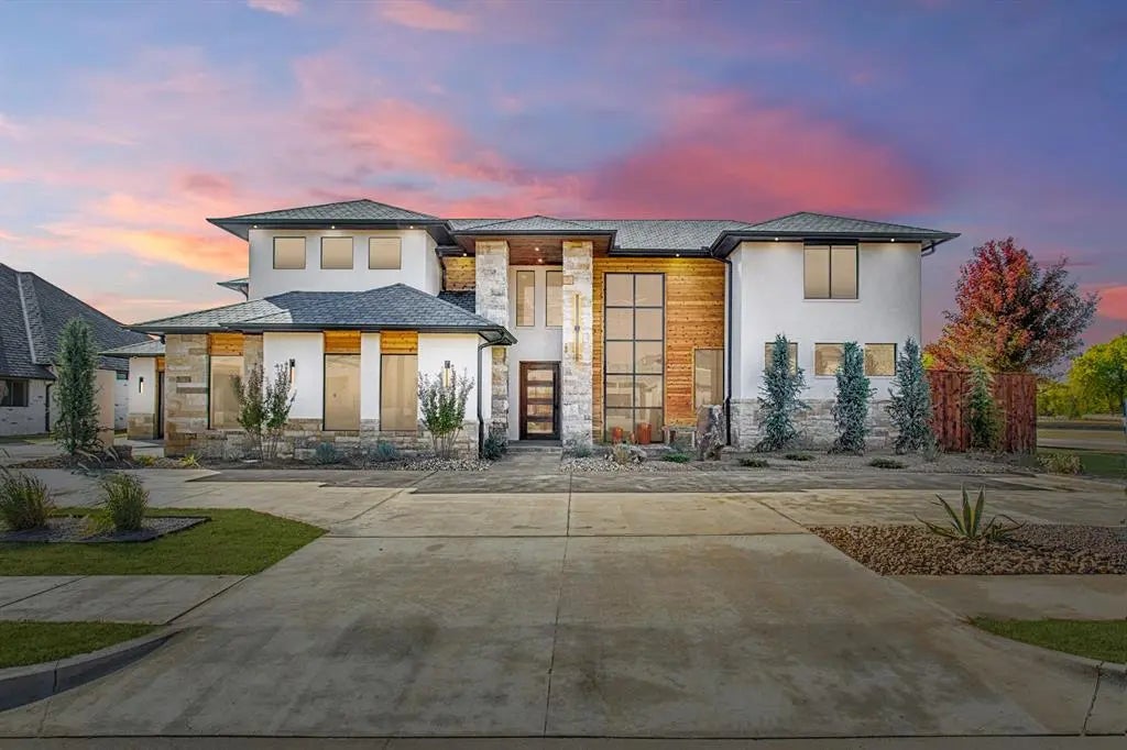 Residential Real Estate for Sale located in the neighborhood of Rivendell Sec 13, in the city of Oklahoma City, OK