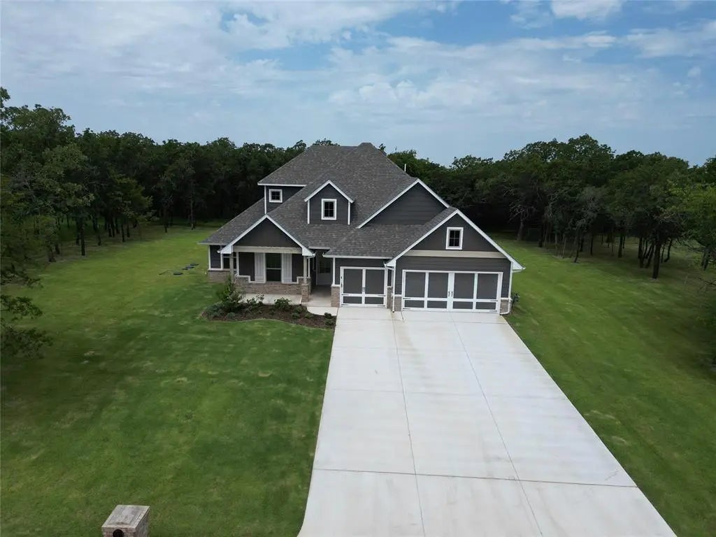 Residential Real Estate for Sale located in the neighborhood of Cordillera Ranch, in the city of Edmond, OK