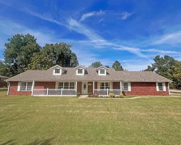 Residential Real Estate for Sale located in the neighborhood of Craddock, in the city of McLoud, OK