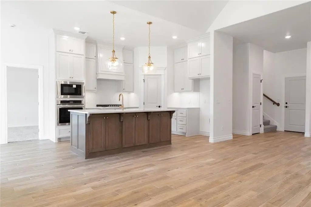 Residential Real Estate for Sale located in the neighborhood of Lone Oak North, in the city of Edmond, OK