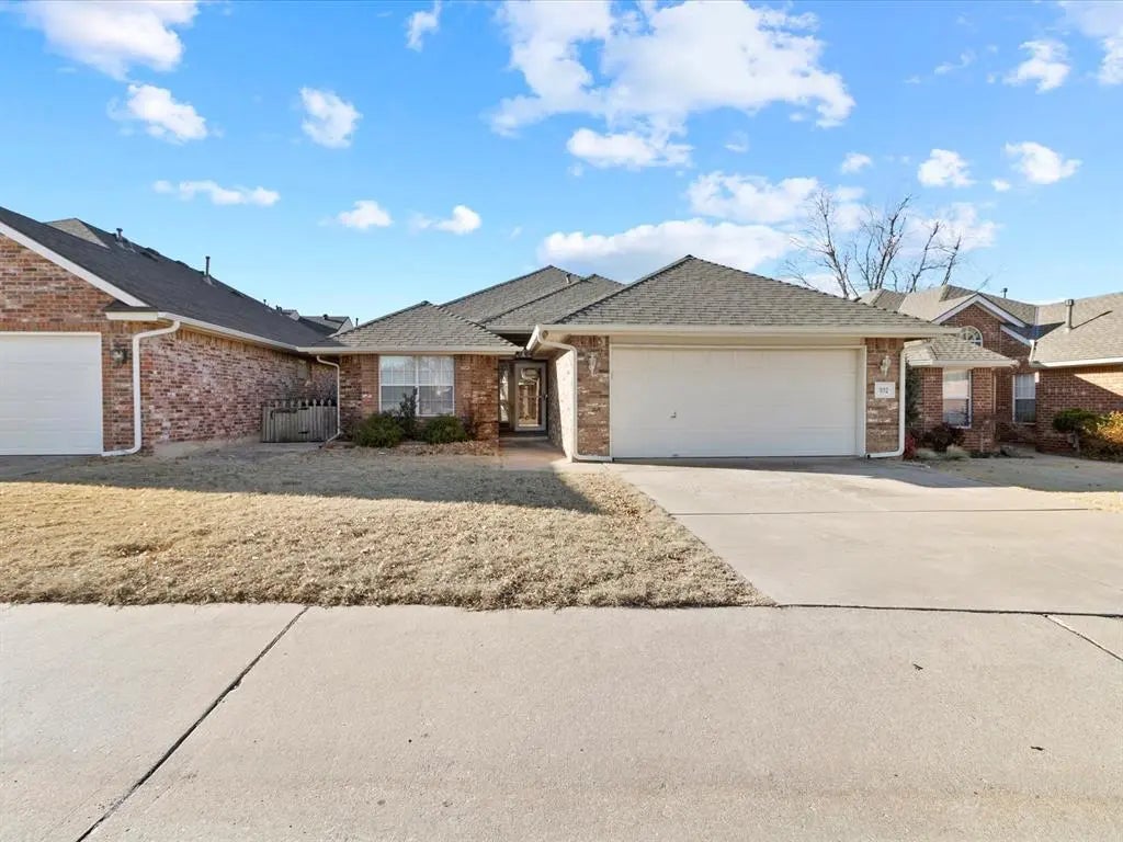 932 Pinebrooke Court, Norman, OK, 73072 For Sale