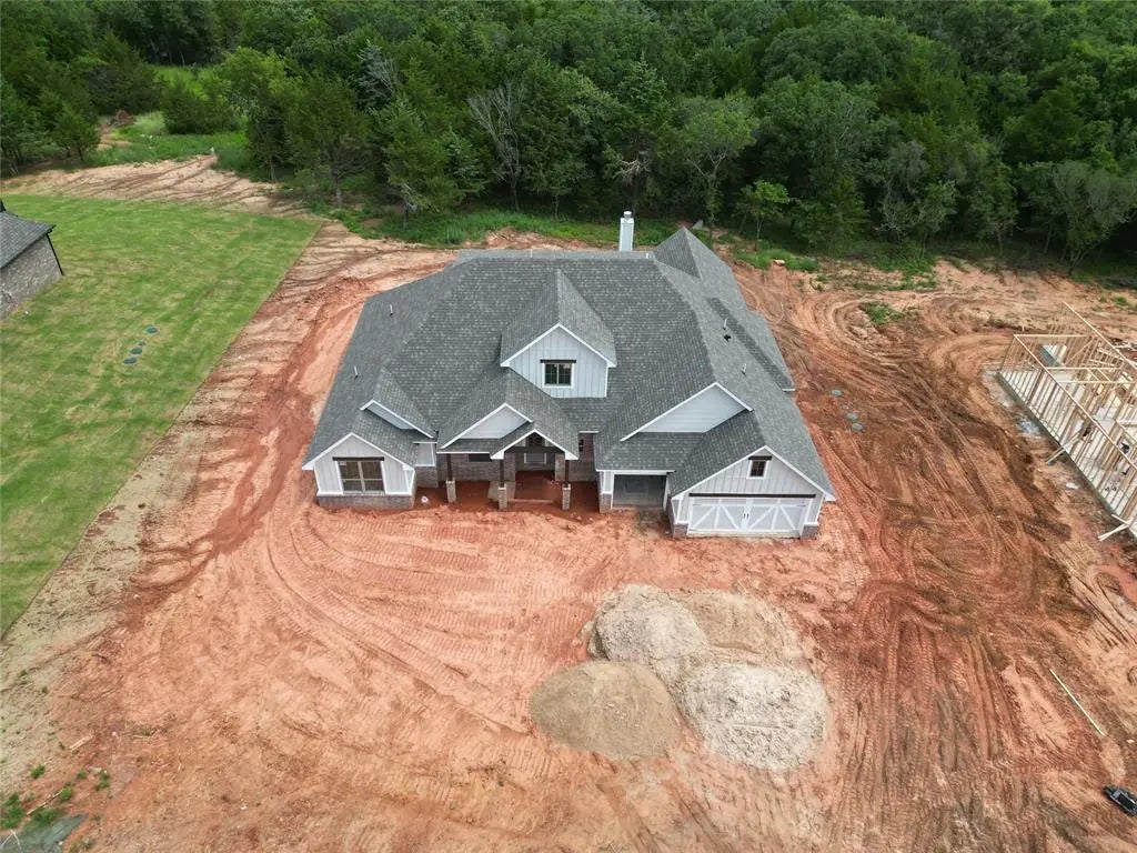 Residential Real Estate for Sale located in the neighborhood of Cordillera Ranch, in the city of Edmond, OK