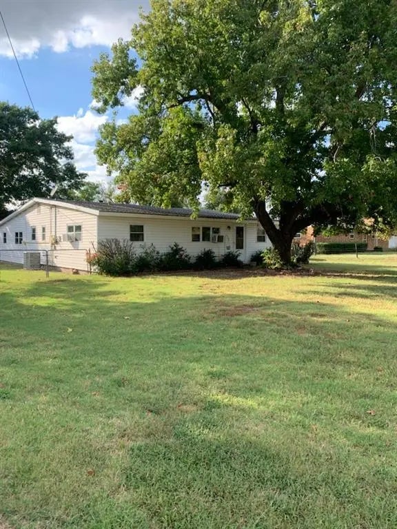 Homes for Sale located at 400 Old River Road, in the city of Ponca City, OK 74604
