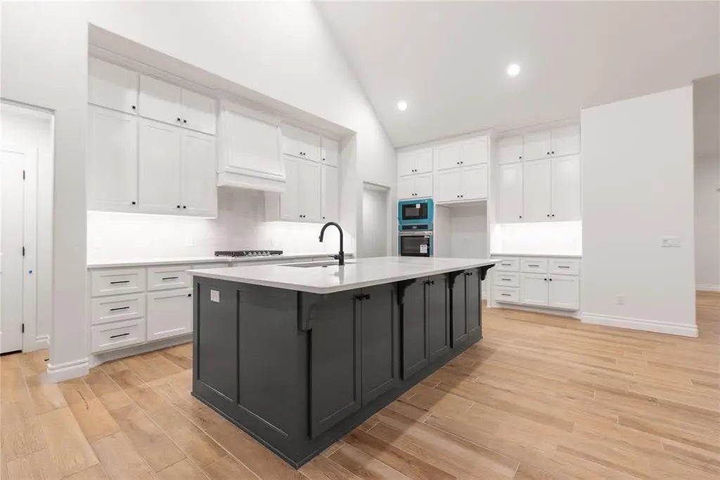 Residential Real Estate for Sale located in the neighborhood of Cordillera Ranch, in the city of Edmond, OK