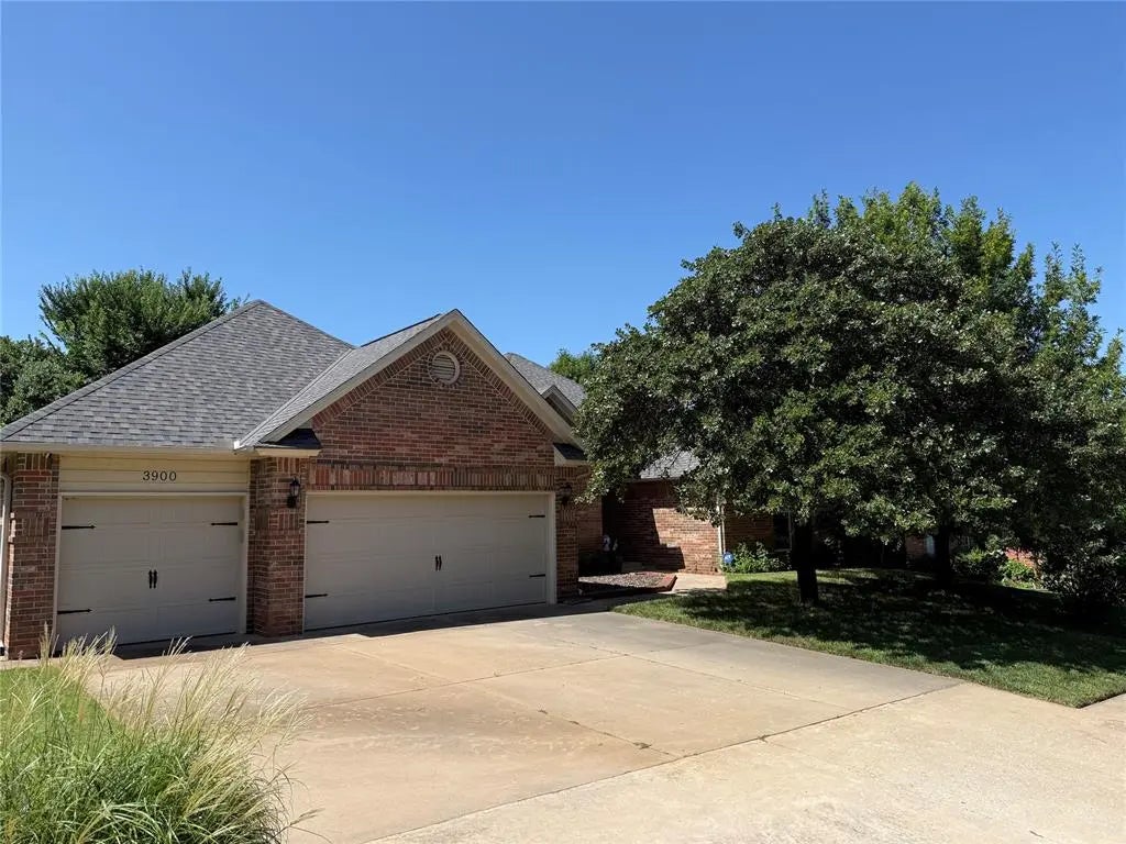 3900 Chickasha, Edmond