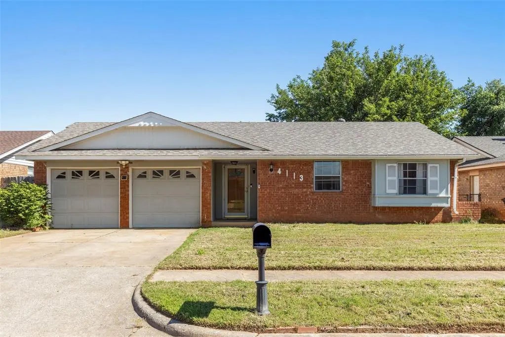 Residential Real Estate for Sale located in the neighborhood of Del Royal, in the city of Del City, OK