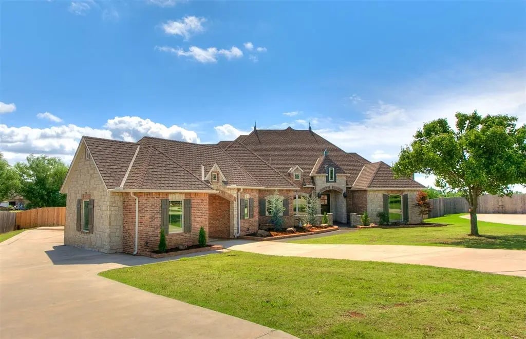 4208 Olde Copper Creek, Moore, OK, 73160 For Sale