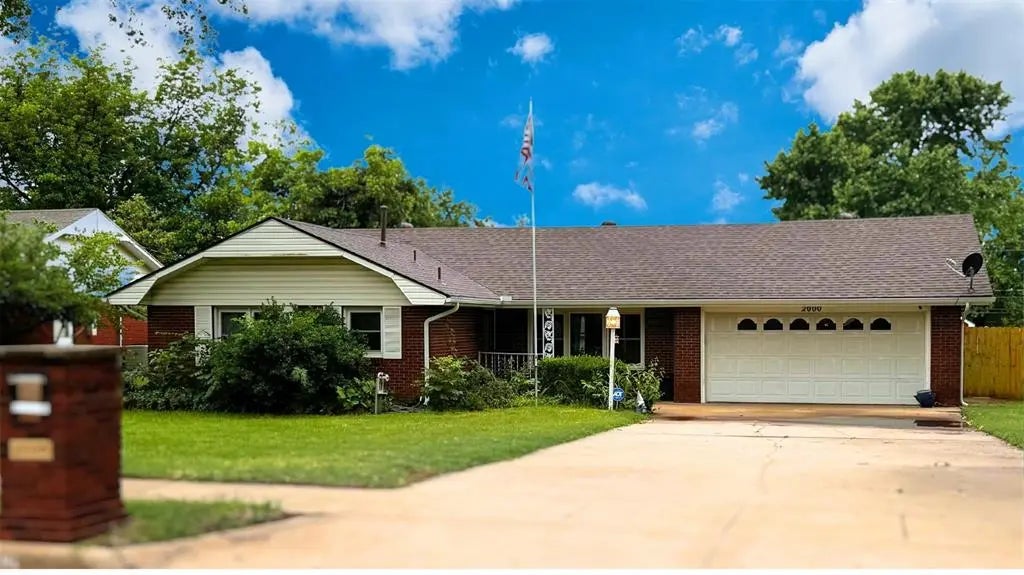 2000 Meadowbrook Street, Ponca City, OK, 74604 For Sale