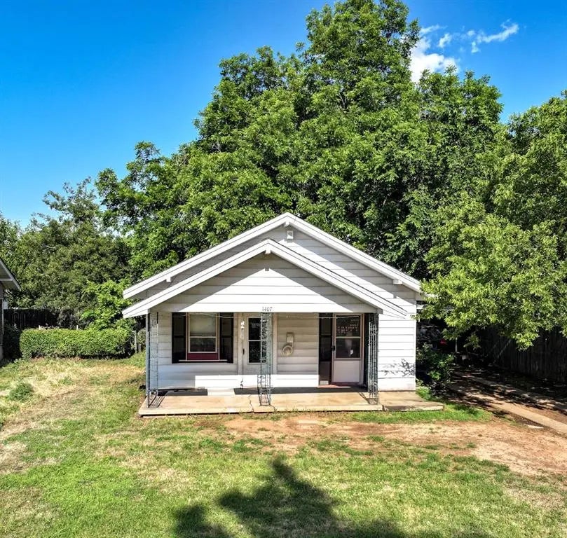 Residential Real Estate for Sale located in the neighborhood of Chickasha Ot, in the city of Chickasha, OK