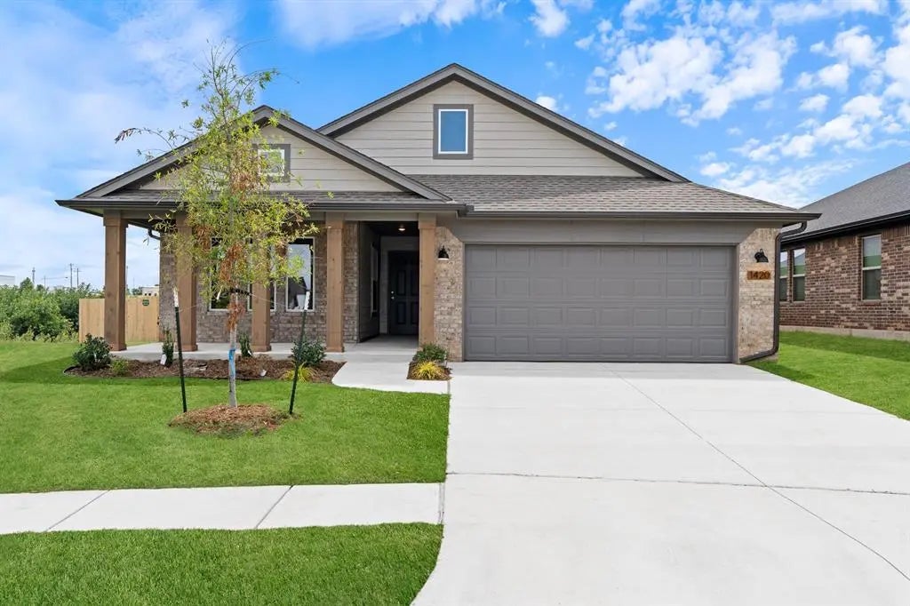 Residential Real Estate for Sale located in the neighborhood of Flint Hills, in the city of Norman, OK