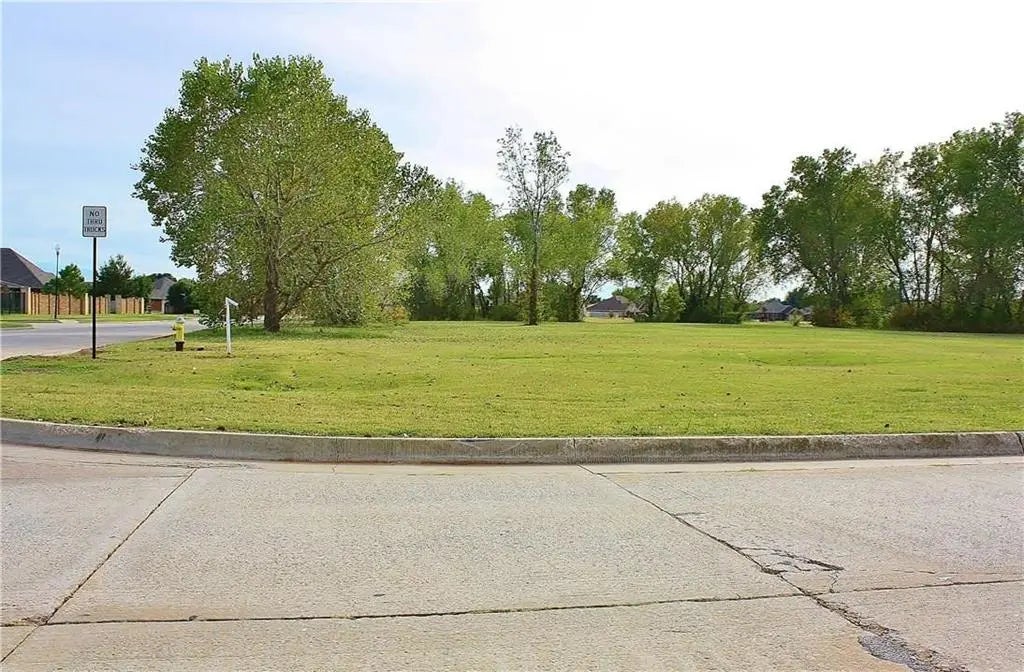 102 Landmark Drive, Yukon