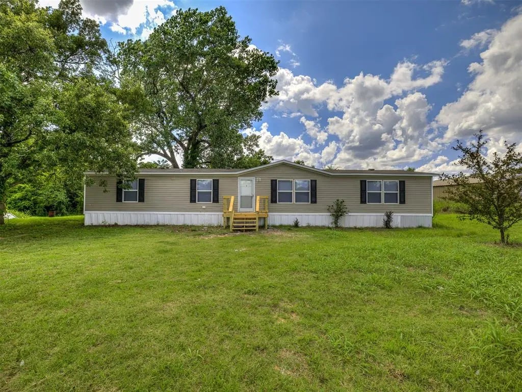 Residential Real Estate for Sale located in the neighborhood of Mcloud Timberwood Mdw Estates 37, in the city of McLoud, OK