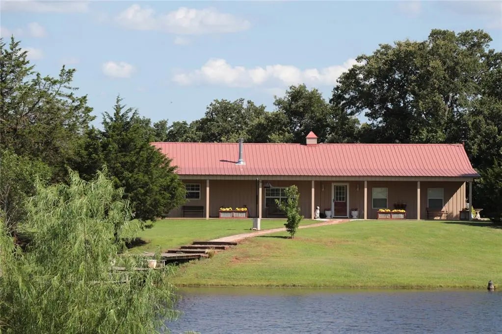 Residential Real Estate for Sale located in the neighborhood of Lexington, in the city of Lexington, OK