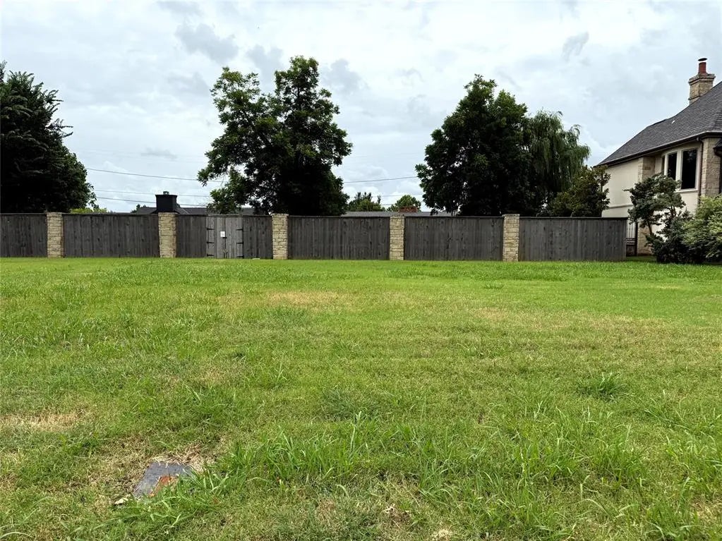 Land Real Estate for Sale located in the neighborhood of Nichols Hills Add, in the city of Nichols Hills, OK