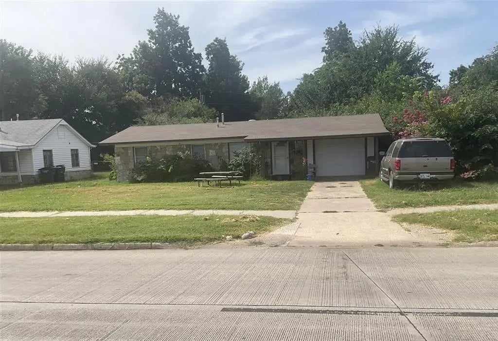 Residential Real Estate for Sale located in the neighborhood of Carter Park Sub Add, in the city of Del City, OK