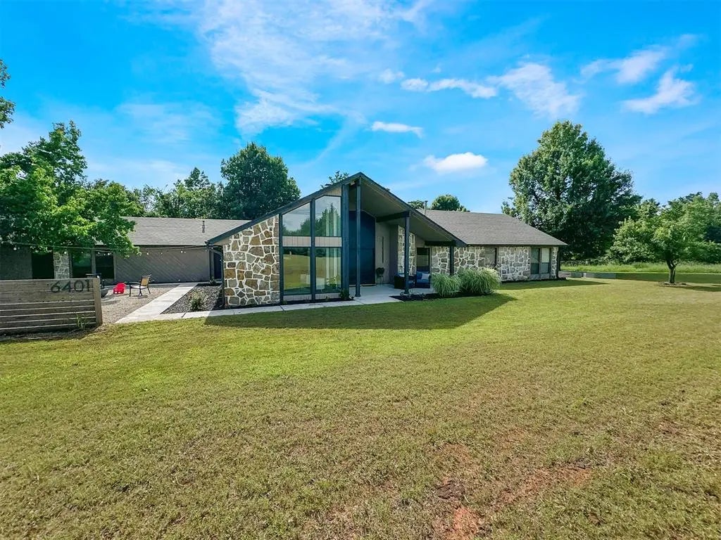 Residential Real Estate for Sale located in the neighborhood of Unpltd Pt Sec 30 11n 1w, in the city of Oklahoma City, OK