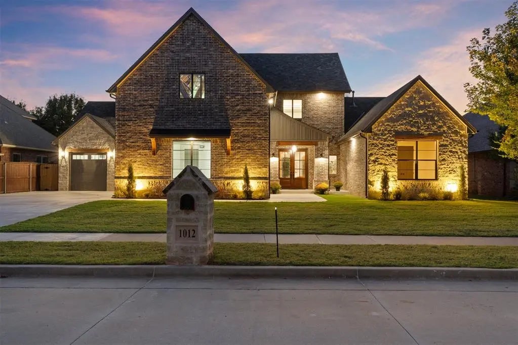 Norman Homes for Sale in the neighborhood of Arbor Lake 5 in the Zipcode of 73072