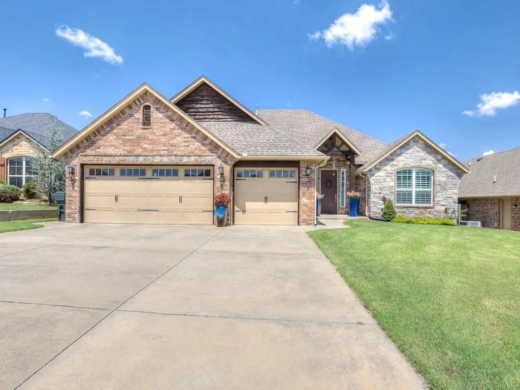 Residential Real Estate for Sale located in the neighborhood of Windmill Farms Sec 6, in the city of Midwest City, OK