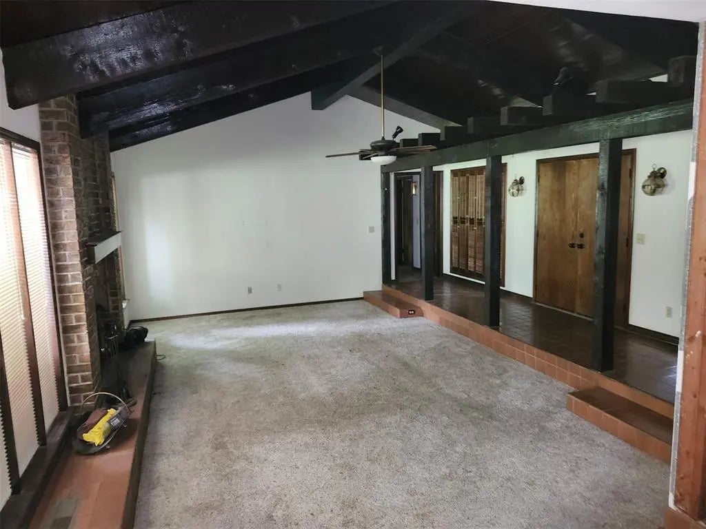 Residential Real Estate for Sale located in the neighborhood of Frasier's, in the city of Del City, OK